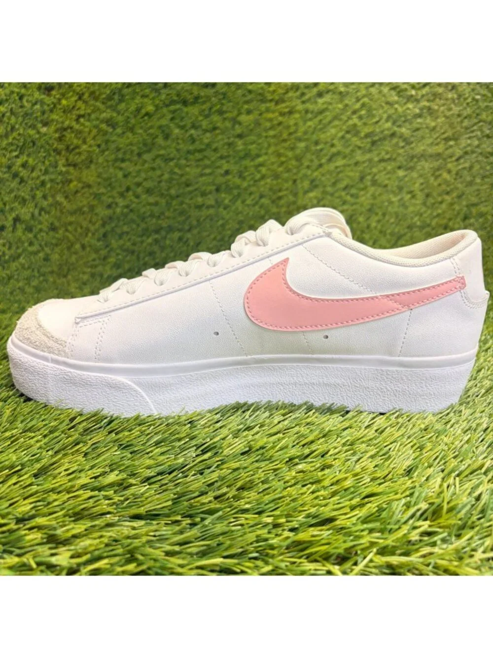 Nike Blazer Low Platform Womens Size 11.5 White Athletic Leather Shoes Sneakers